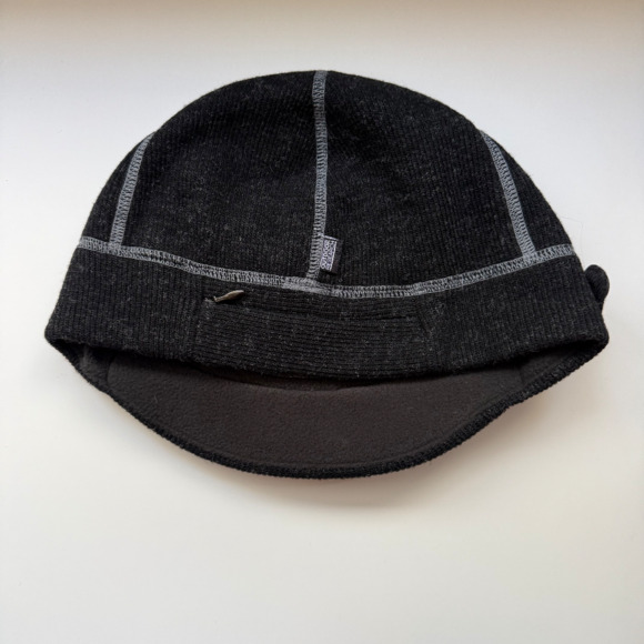 Outdoor Research Flurry Cap Beanie with Visor Women's Size Large/XL in Black - Picture 6 of 12